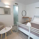 White W4 New In Appartement Naousa