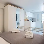 White W4 New In *