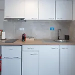 Appartement White W4 New In *