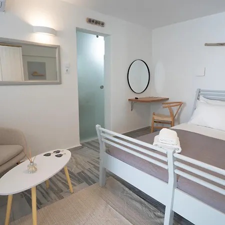 White W4 New In Apartamento Naousa (Paros)
