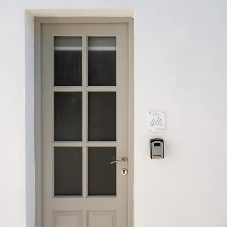 White W4 New In Náoussa